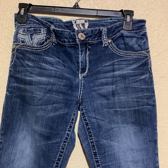 Trademark H Jeans Capris Pants  Embroidered Pockets Stretchy Size 14 - Picture 4 of 15